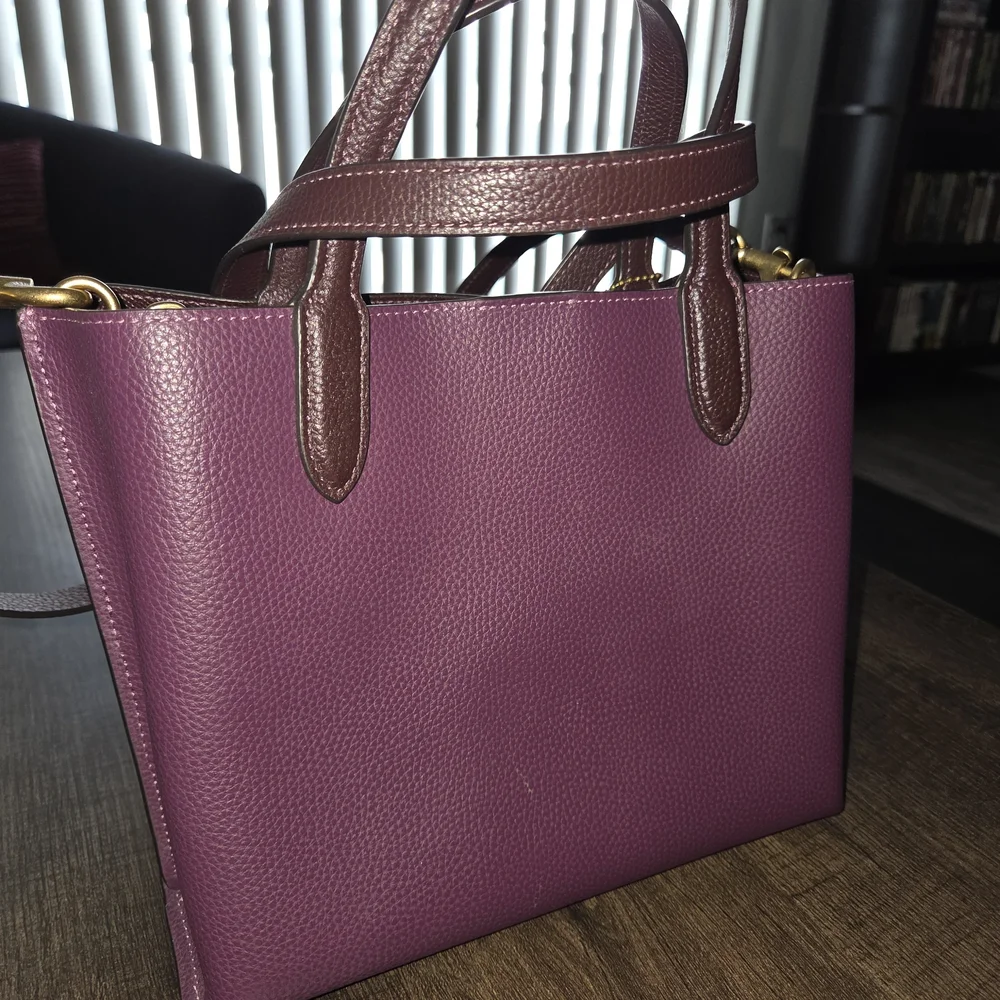 Coach Willow Tote 24 with Pebbled Leather in Deep Berry - Picture 7 of 10